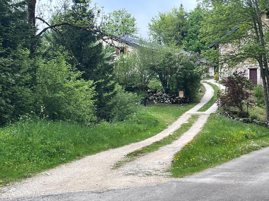 L'Ermitage De Meyriat Villa Brenod Exterior foto